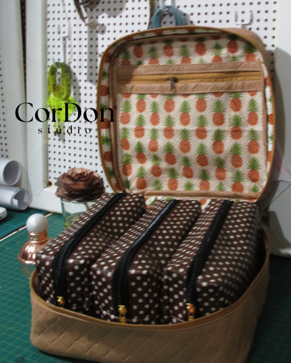 Mala Sophie pequena 20x20x10 com 2 necessaires- Apostila com modelagem em PDF