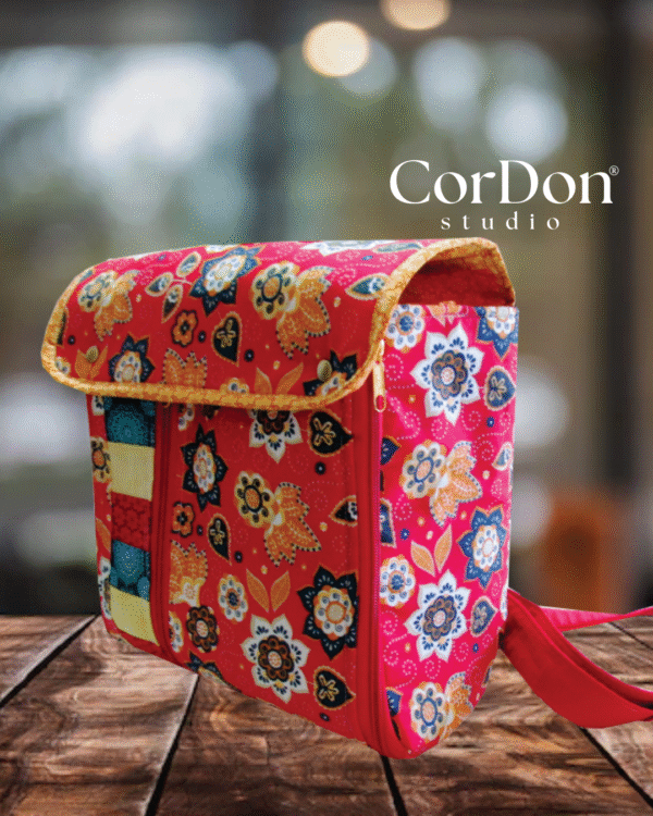 Mochila Feminina com abertura Frontal - Apostila com modelagem em PDF